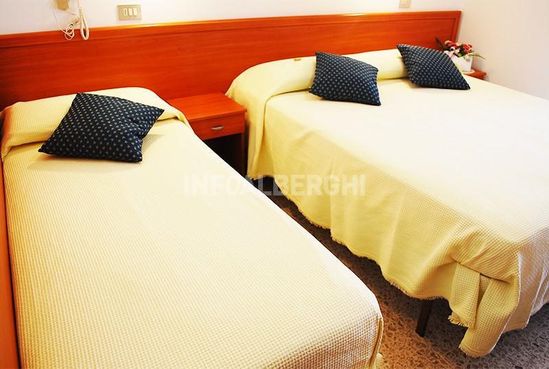Caesar Hotel 3*